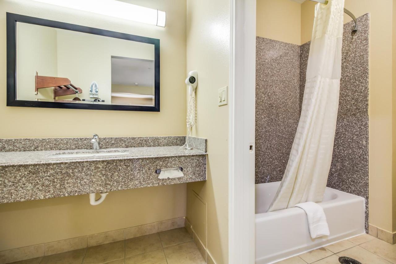 Americas Best Value Inn & Suites Tomball Eksteriør billede